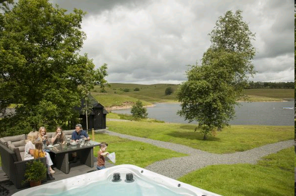 Kielder Lodges family dining outside